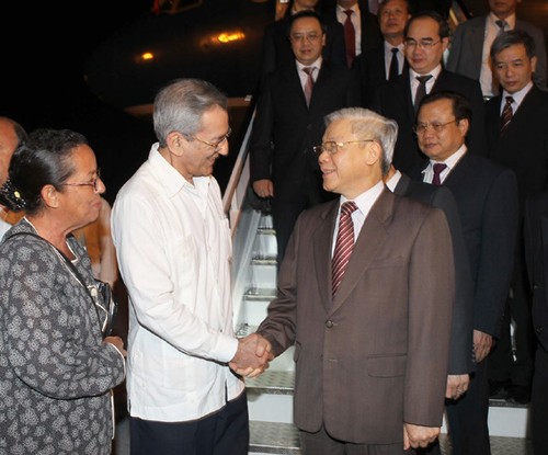 Vietnamese, Cuban Party leaders highlight expanded cooperation  - ảnh 1